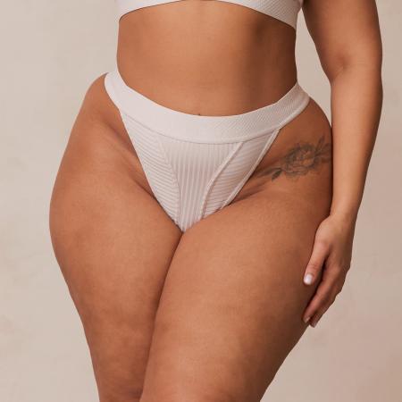 Bare String Crème S