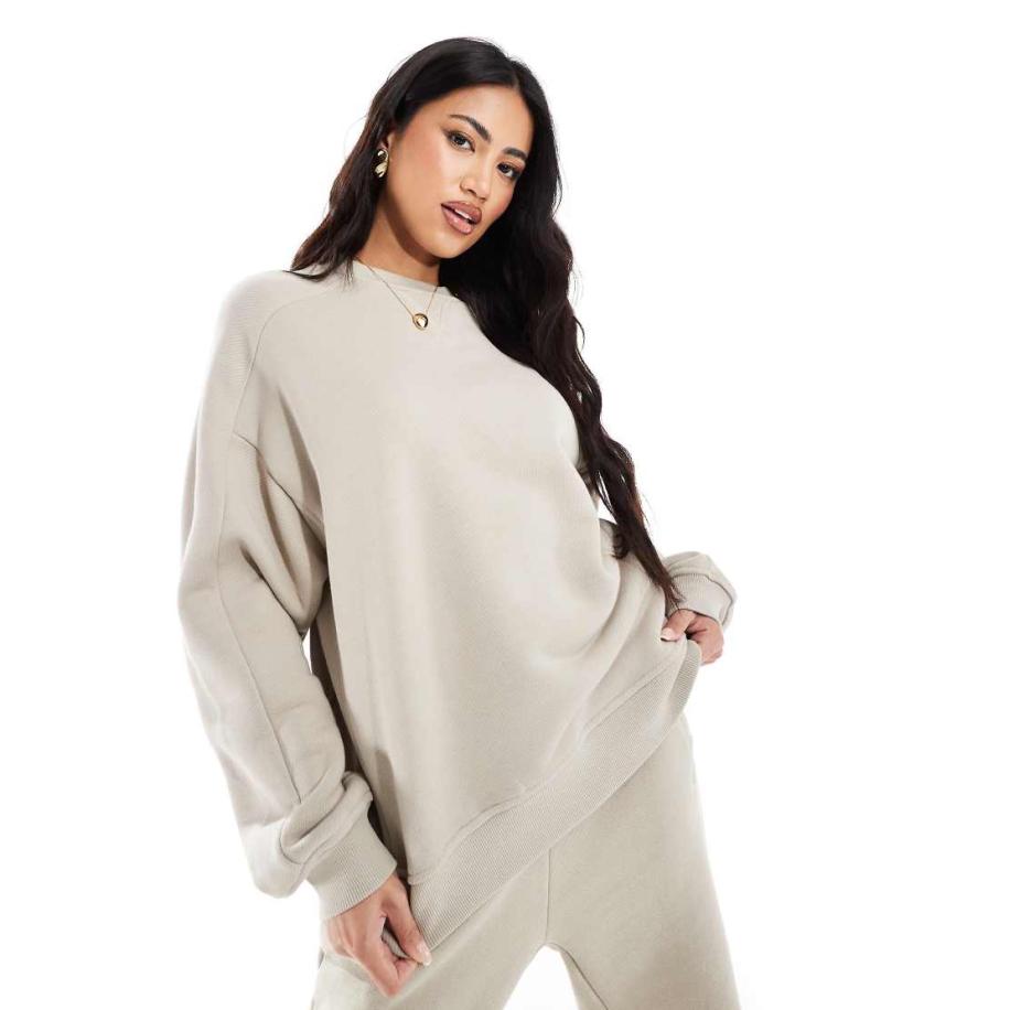 The Couture Club Essentials Oversized sweater met ronde hals en wassing in beige-Neutraal Multicolor