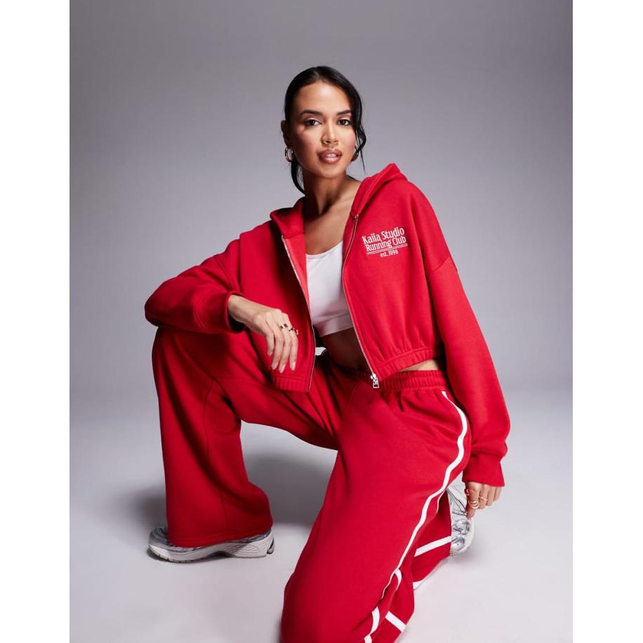 Kaiia Studio Running Club Cropped hoodie met rits in rood, deel van co-ord set Rood