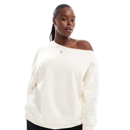 ASOS DESIGN Curve Oversized sweatshirt met blote schouder in ecru-Wit