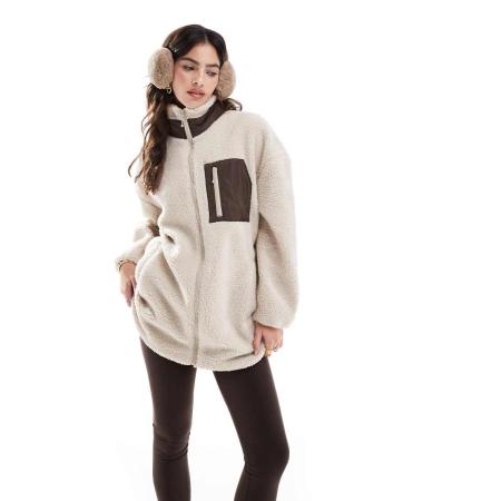 ONLY Jack van teddy fleece met col in beige met bruine zakken-Neutraal