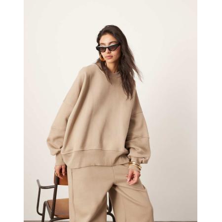 ASOS EDITION Sweatshirt van premium zware stof met siernaden in taupe-Bruin