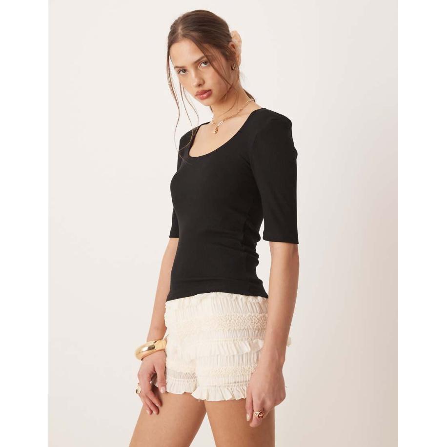 AWARE Geribbelde tanktop met lage ronde hals in zwart Zwart