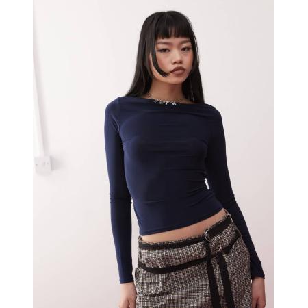 COLLUSION Top met lange mouwen, rechte hals en gestrikte taille in marineblauw