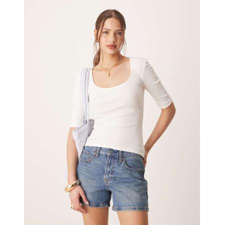 AWARE Geribbelde tanktop met lage ronde hals in wit