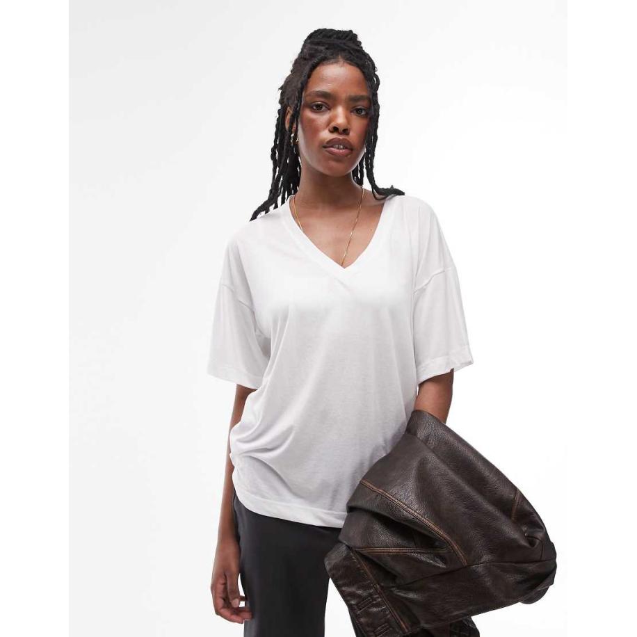 Topshop Ruimvallend T-shirt met V-hals in wit Wit