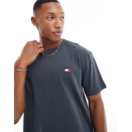 Tommy Jeans - Regular T-shirt met badge in antraciet-Grijs
