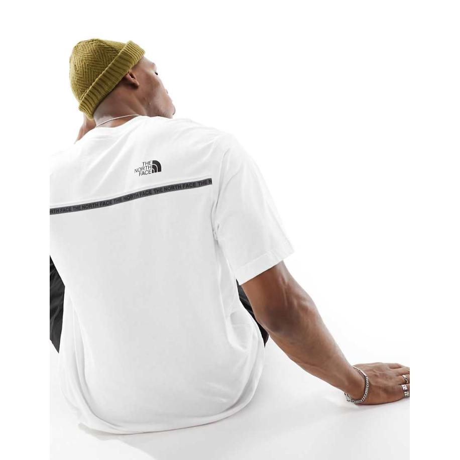 The North Face - Zumu - T-shirt met logobies in wit Wit