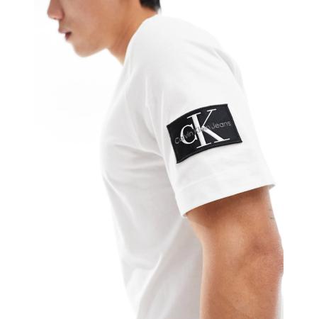 Calvin Klein Jeans - Normaal T-shirt met badge in wit