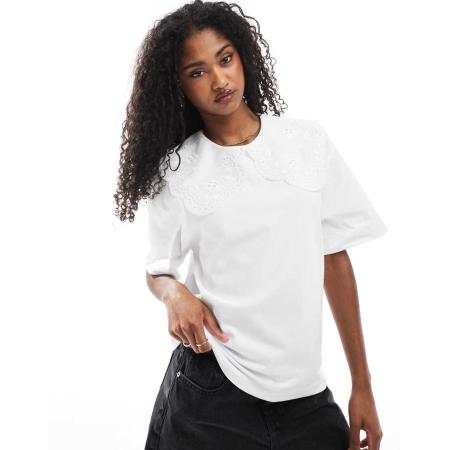Miss Selfridge T-shirt met matrozenkraag met kanten rand in wit