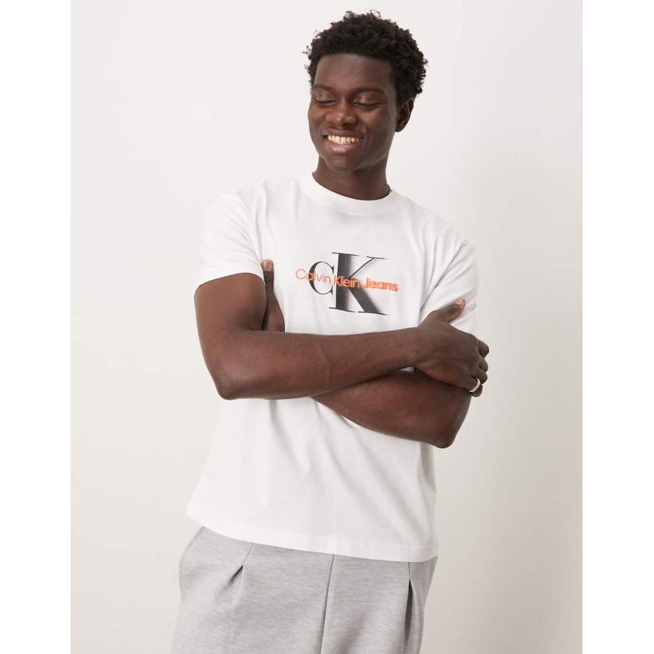 Calvin Klein Jeans - T-shirt met groot logo in wit en rood Wit