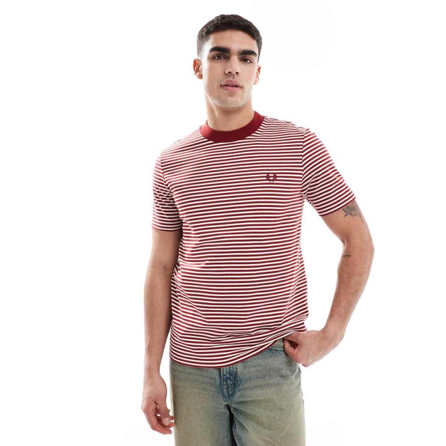 Fred Perry - T-shirt met dunne strepen in rood en wit Rood