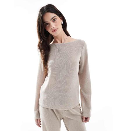 ONLY Top met boothals en lange mouwen in beige, deel van co-ord set-Neutraal