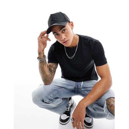 New Look - T-shirt met ronde hals in zwart