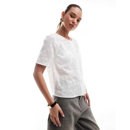 Pieces Top met korte mouwen, knoopjes en bloemenprint in wit