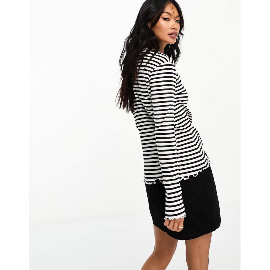 Vila Geribbelde gestreepte top met geschulpte rand en lange mouwen in zwart Zwart