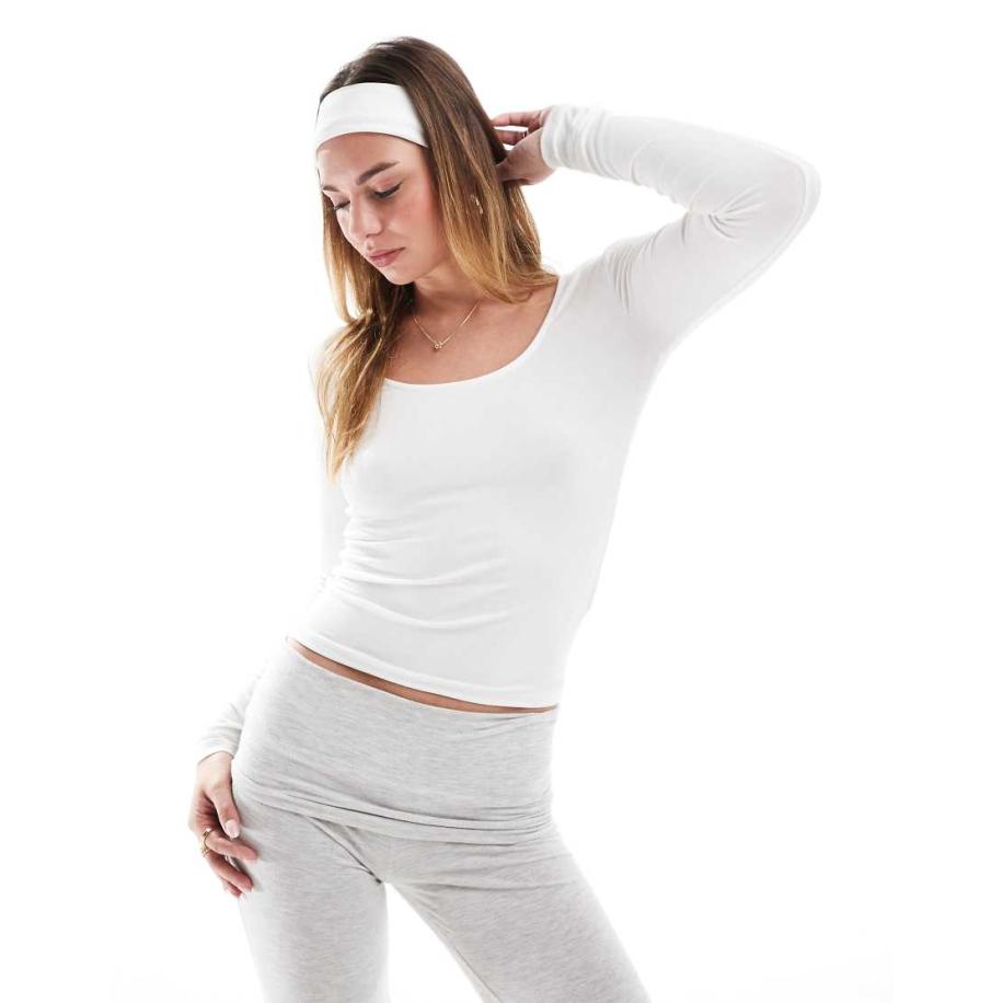 Cotton On Top met lage ronde hals en lange mouwen in wit Wit