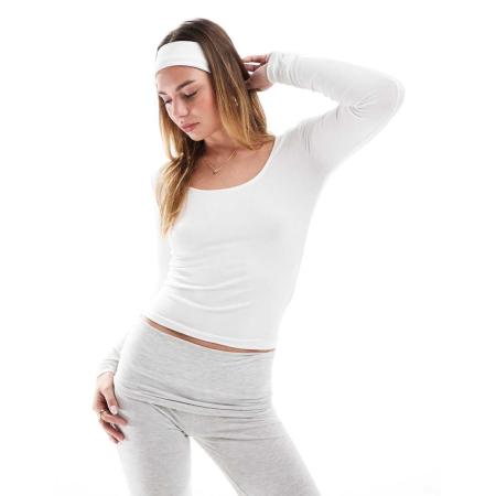 Cotton On Top met lage ronde hals en lange mouwen in wit