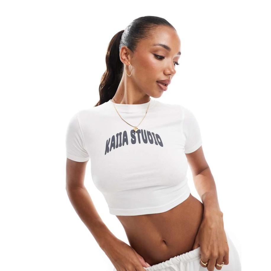 Kaiia Studio Baby-T-shirt met logo in ecru, deel van co-ord set-Wit Wit