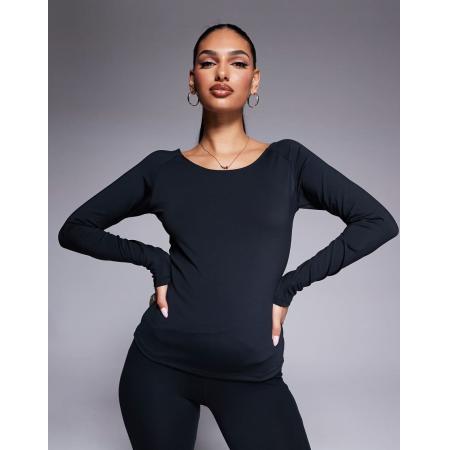 4505 Active Danstop met boothals en lange mouwen in zwart