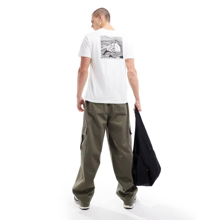 The North Face - Redbox Celebration - T-shirt met print op de achterkant in wit Wit