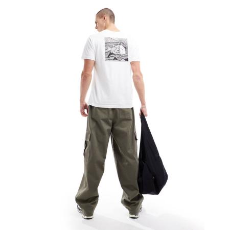 The North Face - Redbox Celebration - T-shirt met print op de achterkant in wit