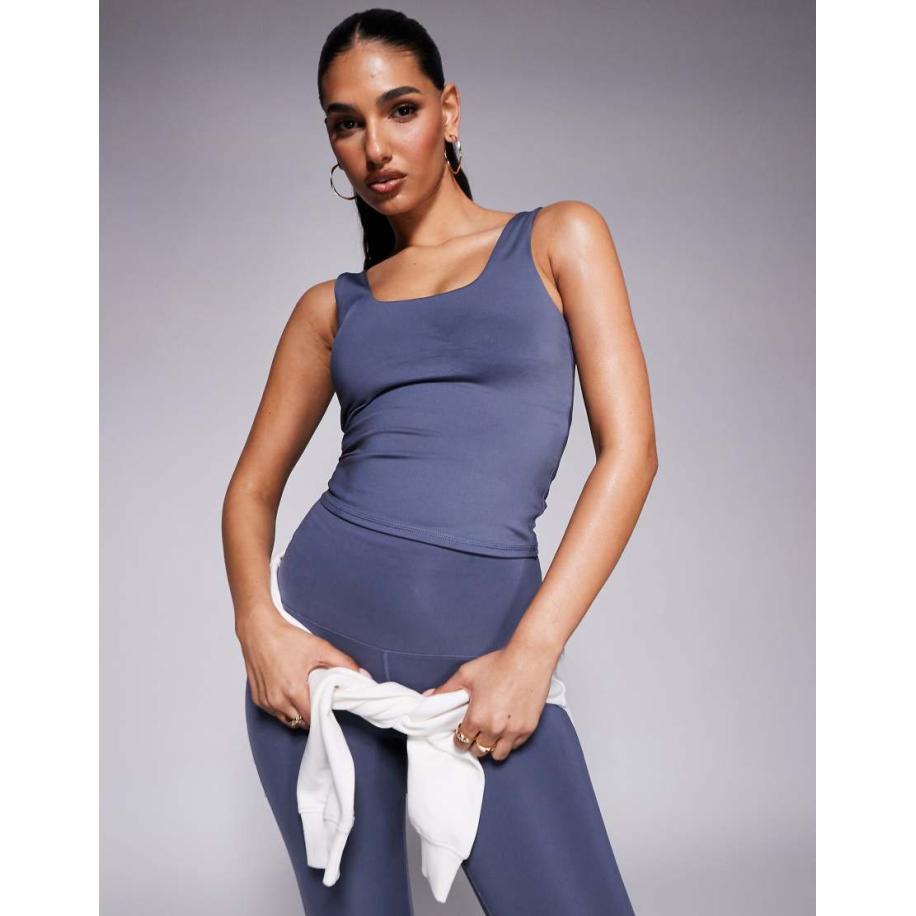 4505 Hemdje met vierkante hals en ingebouwde bh in korenbloemblauw Blauw