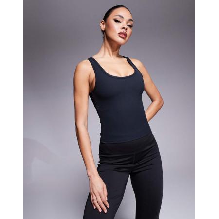 ASOS 4505 Zacht geribbeld hemdje met ingebouwde bh in zwart