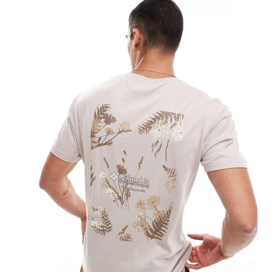 Columbia - Navy Heights - T-shirt met bloemenprint in stone, exclusief bij ASOS-Neutraal Multicolor