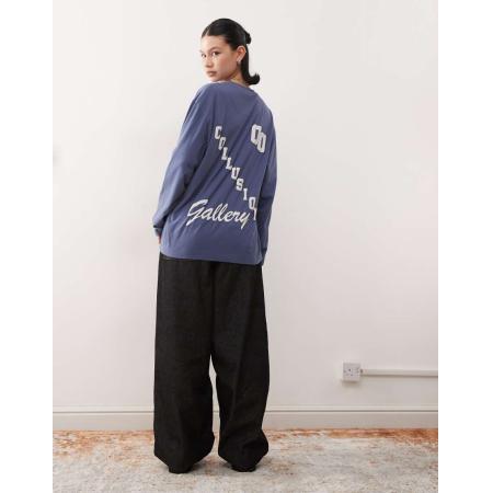 COLLUSION Ruimvallend T-shirt met lange mouwen en grafische print in donkerblauw met wassing