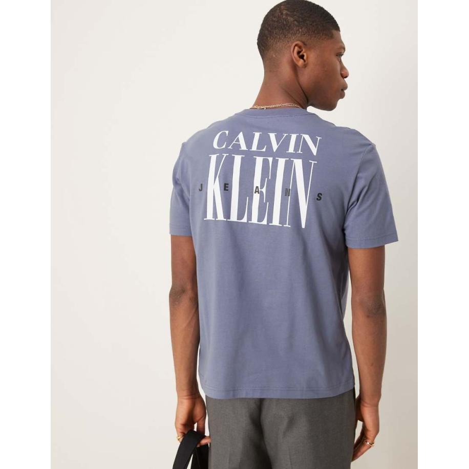Calvin Klein Jeans - T-shirt met logoprint op de achterkant in grijs Grijs