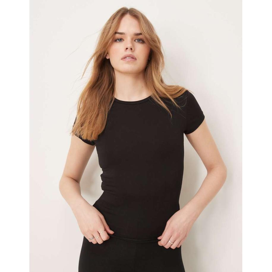Gina Tricot Top van zachte jersey met korte mouwen en ronde hals in zwart Zwart