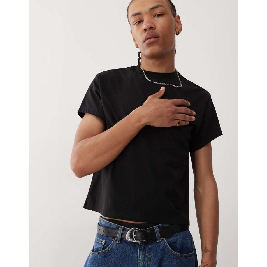 Reclaimed Vintage - Smal cropped recht T-shirt in zwart Zwart