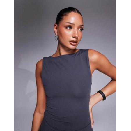 {0} Icon Zachte tanktop met boothals en bh aan de binnenkant in grijs