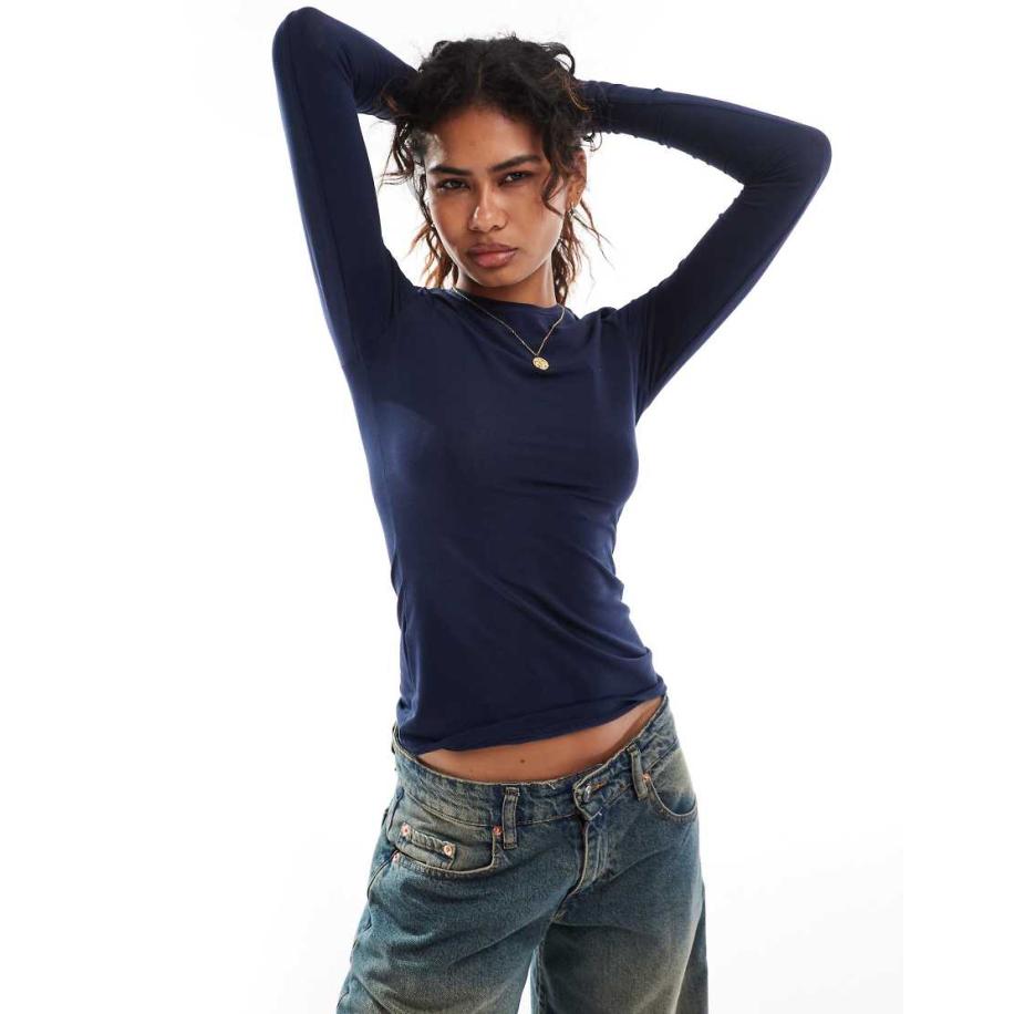 Weekday Slim-fit T-shirt met lange mouwen in marineblauw Blauw