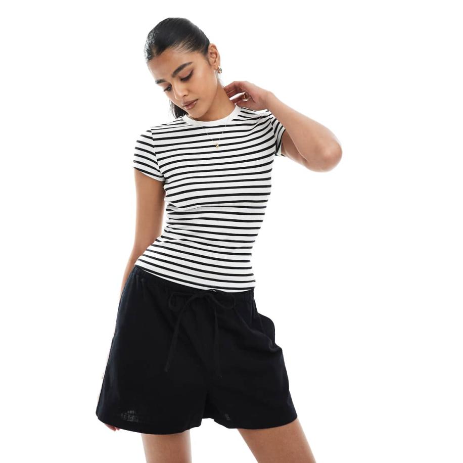 Bershka Gestreept baby-T-shirt in marineblauw en wit-Veelkleurig Multicolor