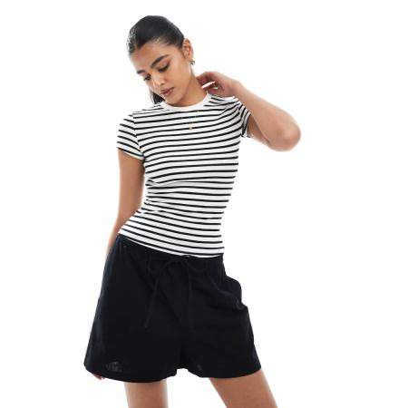 Bershka Gestreept baby-T-shirt in marineblauw en wit-Veelkleurig