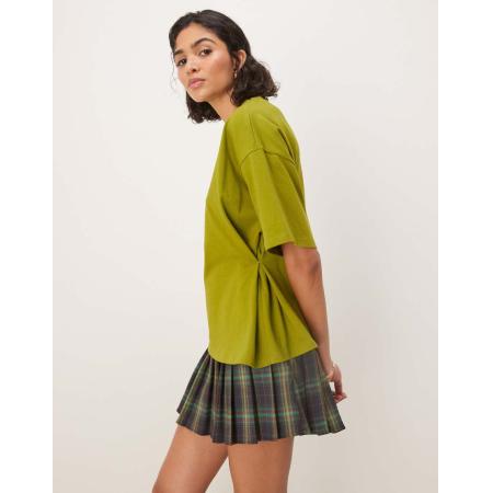 ASOS DESIGN Getailleerd T-shirt in olijfgroen