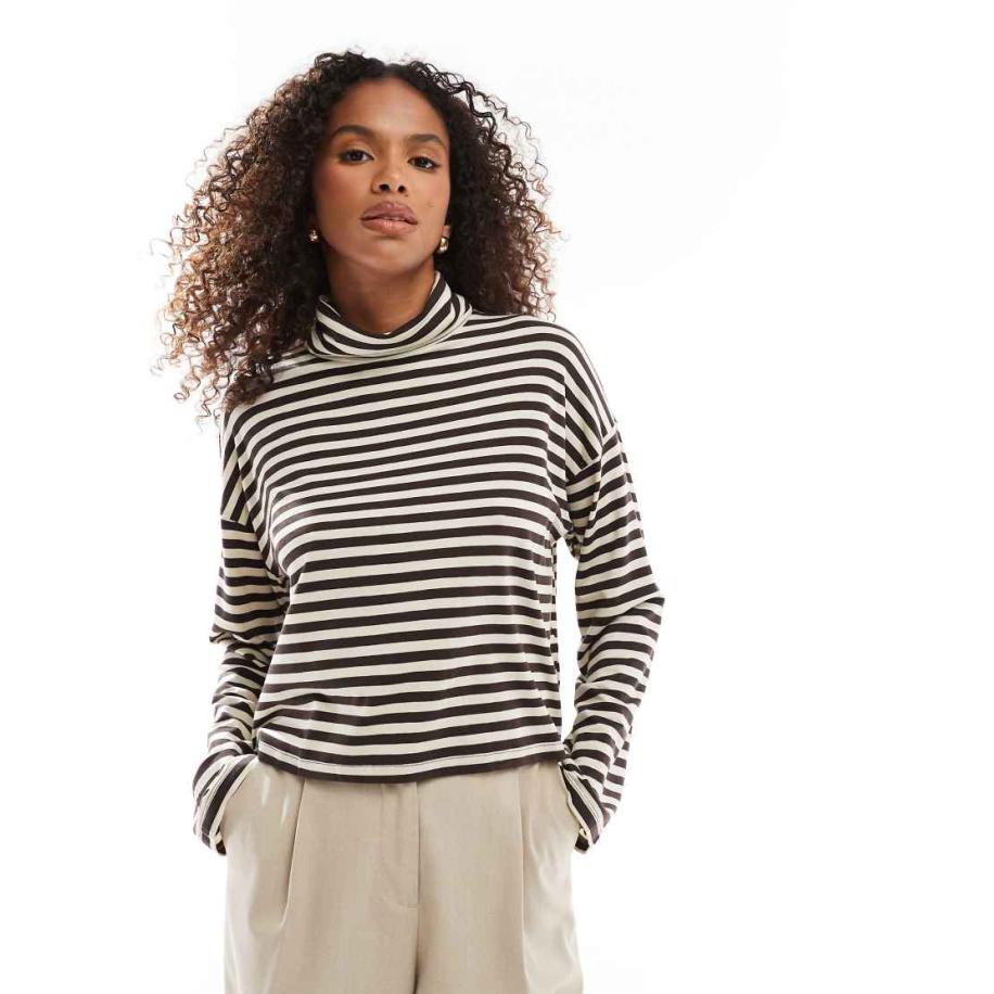 Vero Moda Aware Gestreepte top van jersey met col in crème en bruin-Grijs Grijs