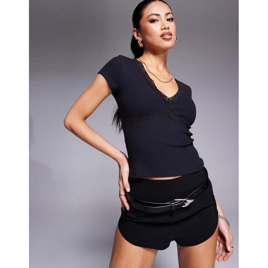 ASOS DESIGN Geribbelde top met kanten rand in zwart Zwart