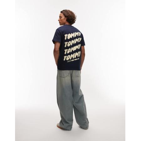 Tommy Jeans - T-shirt met bolle print op de achterkant in marineblauw en geel