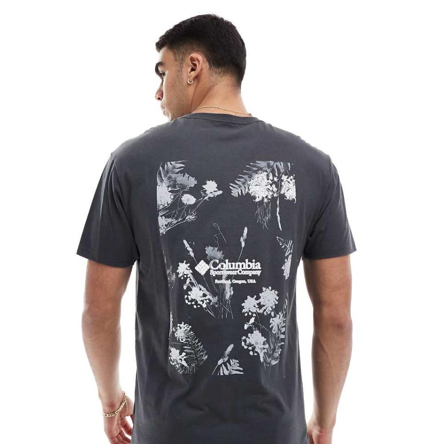 Columbia - Navy Heights - T-shirt met bloemenprint in zwart, exclusief bij ASOS Zwart