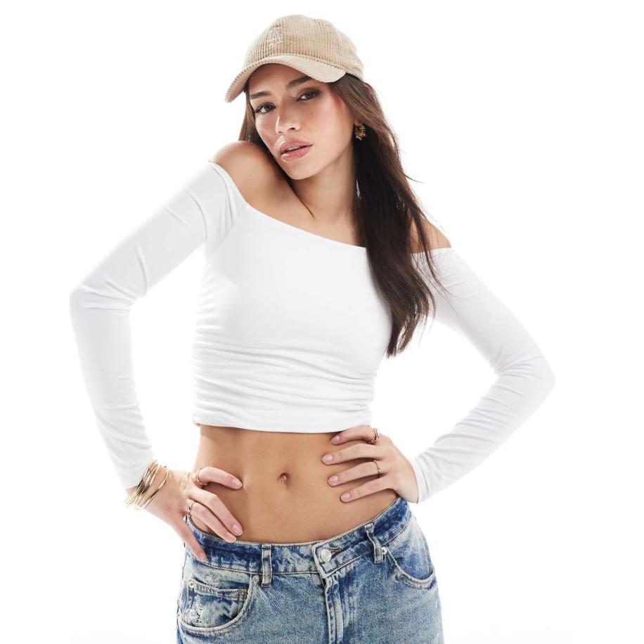 Hollister Naadloze gerimpelde wikkeltop met lange mouwen en blote schouders in wit Wit