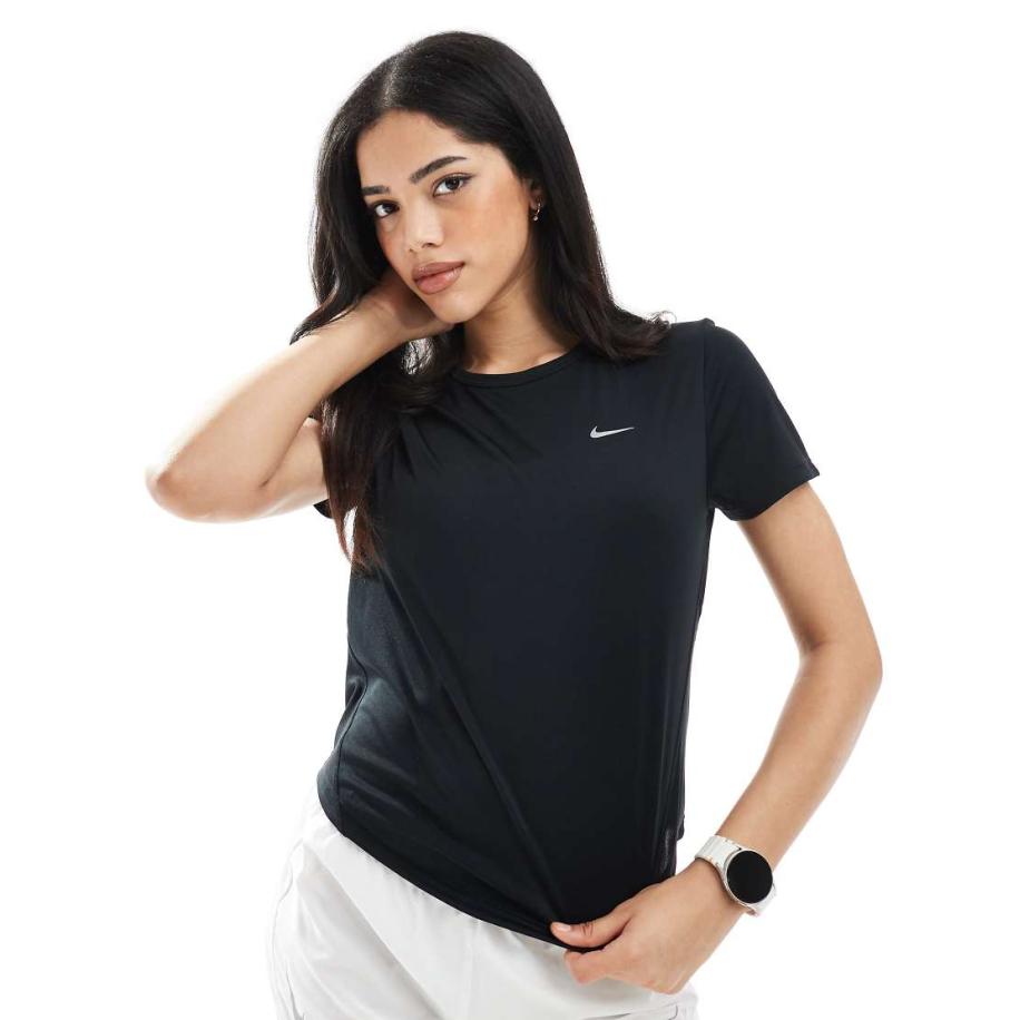 Nike Running Tempo Dri-FIT T-shirt in zwart Zwart