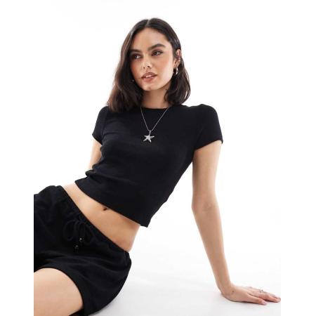 Cotton On Lichtgewicht cropped strand-T-shirt in zwart