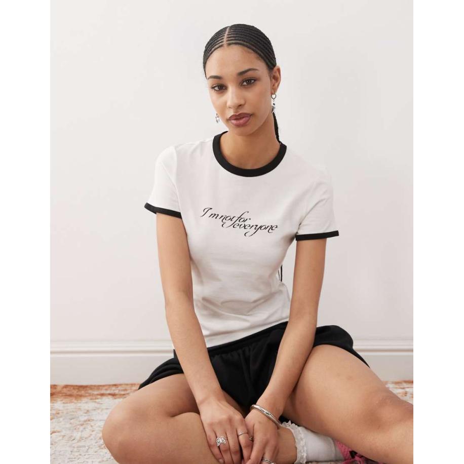 Weekday Jaren 90-stijl T-shirt met gekleurde biezen en grafische print op de voorkant in wit Wit