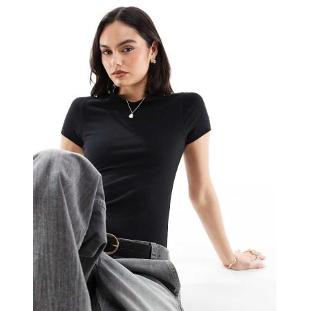 New Look T-shirt bodysuit met ronde hals in zwart