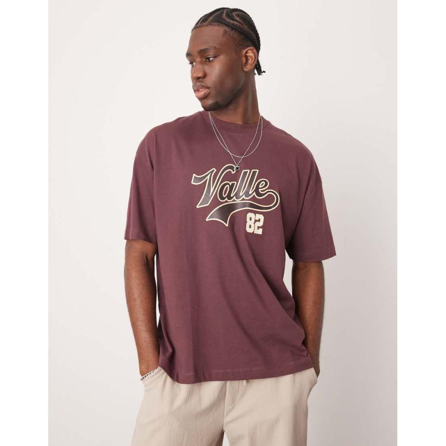 ASOS DESIGN - Oversized T-shirt met grafische varsity print in bordeauxrood Rood