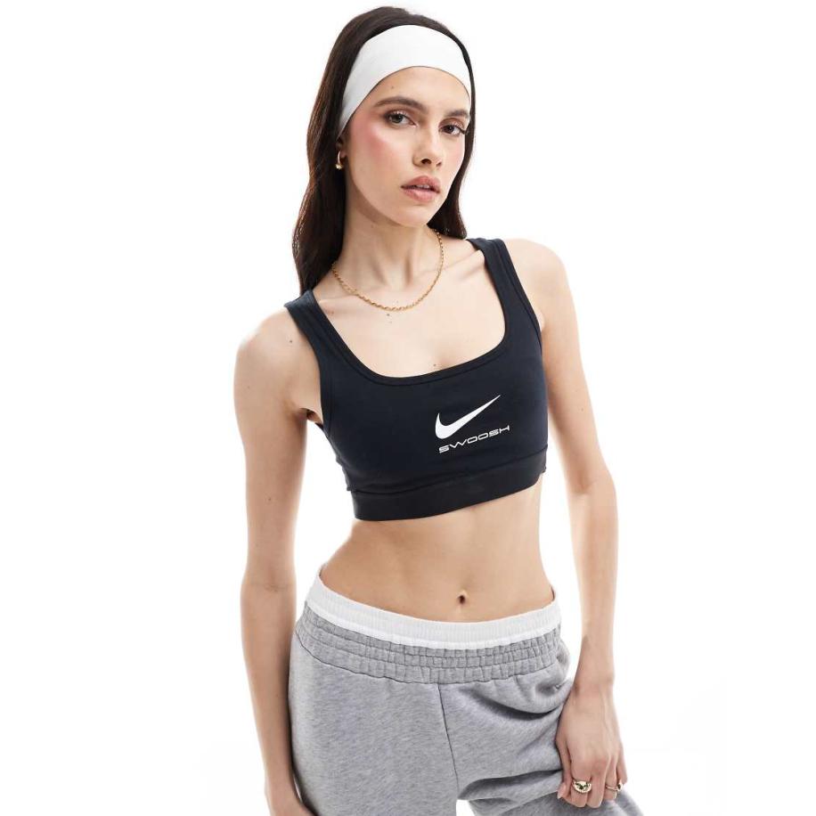 Nike Trend Jersey crop top in zwart en wit Zwart