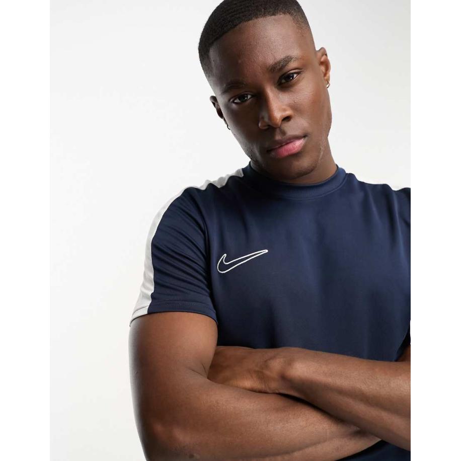 Nike Football - Academy - Dri-FIT - T-shirt met panelen in marineblauw Blauw